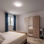 Villa Milutin 1 *