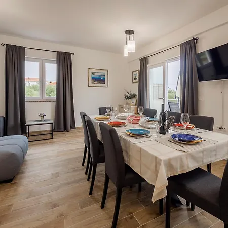 Milutin 1 Villa *