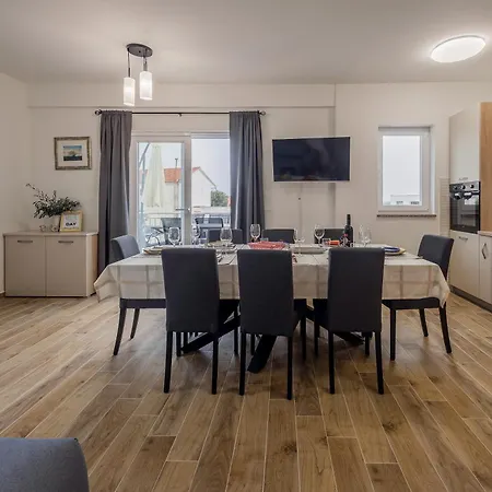 Villa Milutin 1 *