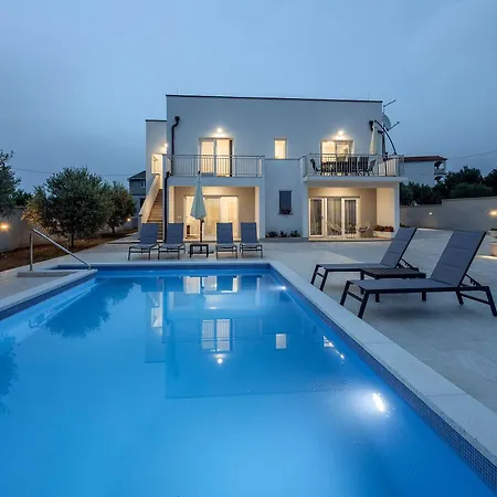 Milutin 1 * Врси