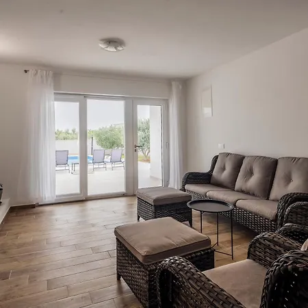 Milutin 1 Villa Vrsi