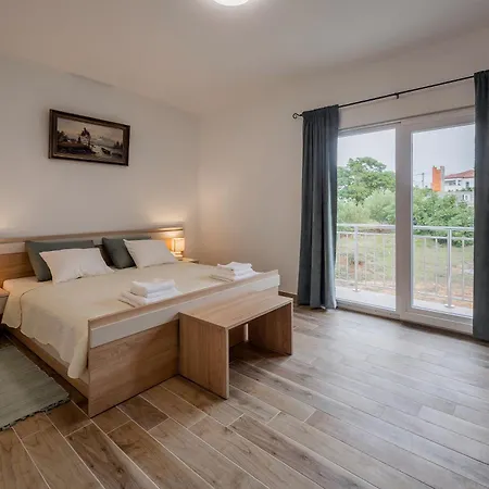 Milutin 1 Villa Vrsi