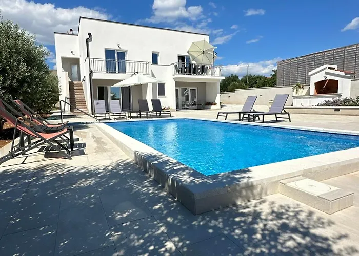 Вилла Milutin 1 *