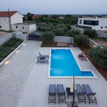 Vila Milutin 1 Vrsi