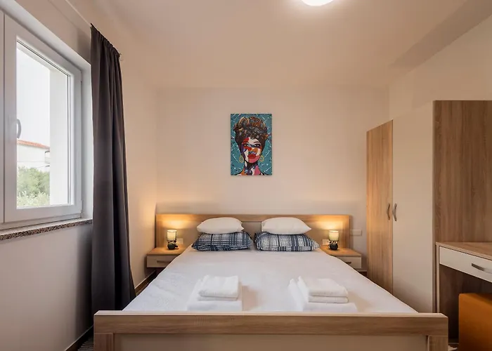 Milutin 1 Villa Vrsi